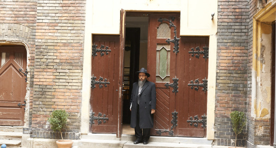 Rabbi Boruch Oberlander in KEEP QUIET